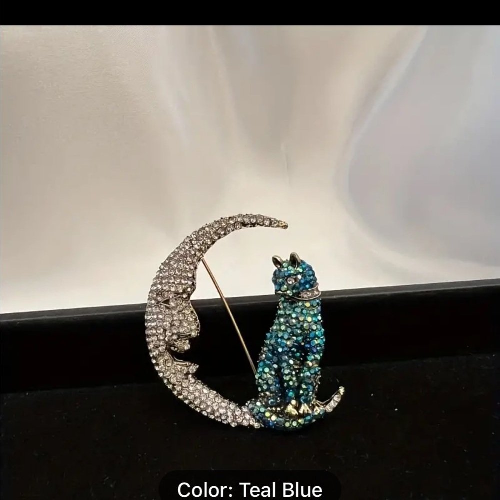 Cat and Moon CZ Brooch Pave Kitty sitting on moon - Picture 4 of 4